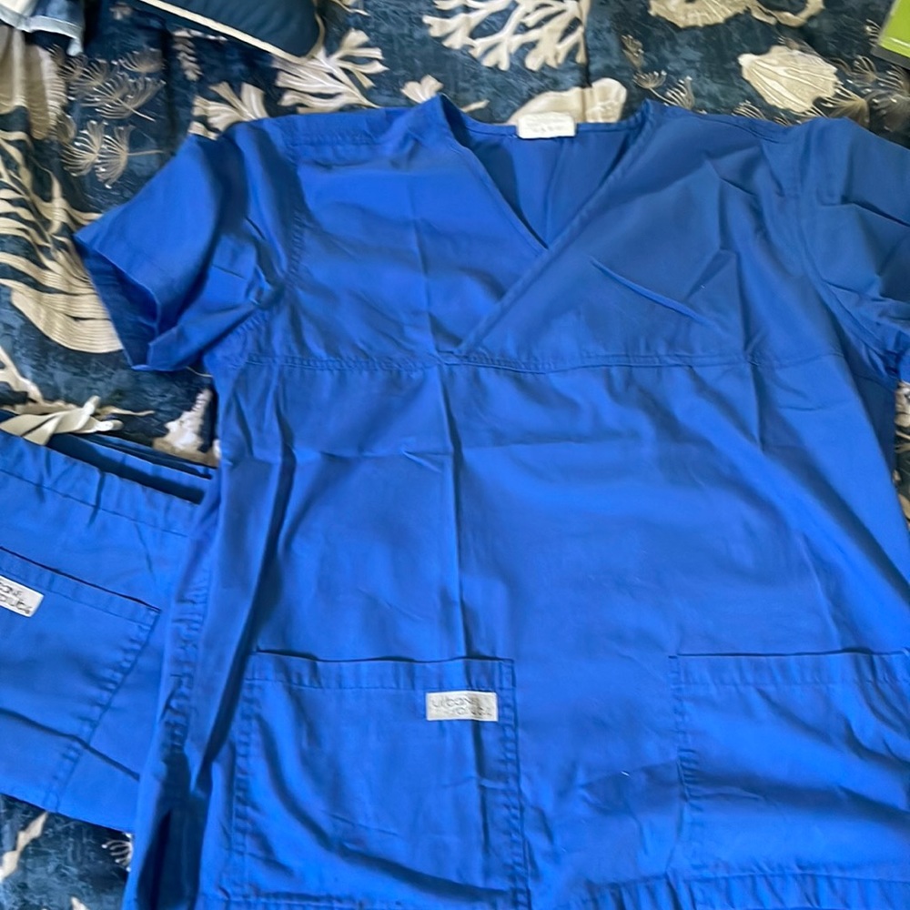 Women Urbane Scrub Set